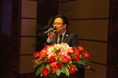 薛老板.png 薛老板.png